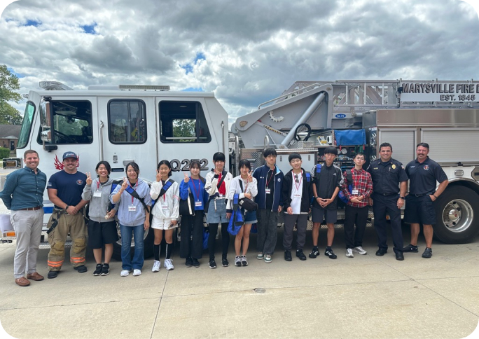 レスキュー隊を見学する様子